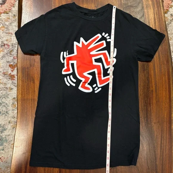 Keith Haring barking red dog black tee size small - Picture 4 of 6